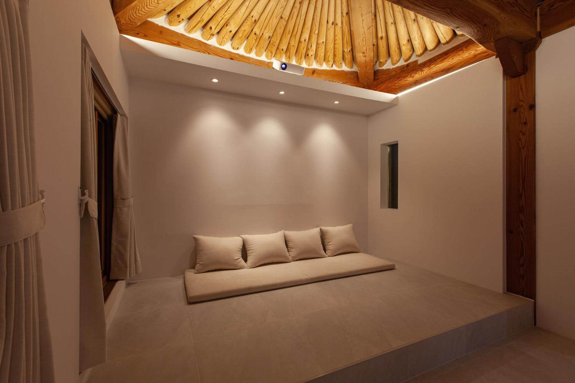 Cheong-Yeon, The Korean Traditional House Hanok In Jeonju Hanok Village Extérieur photo