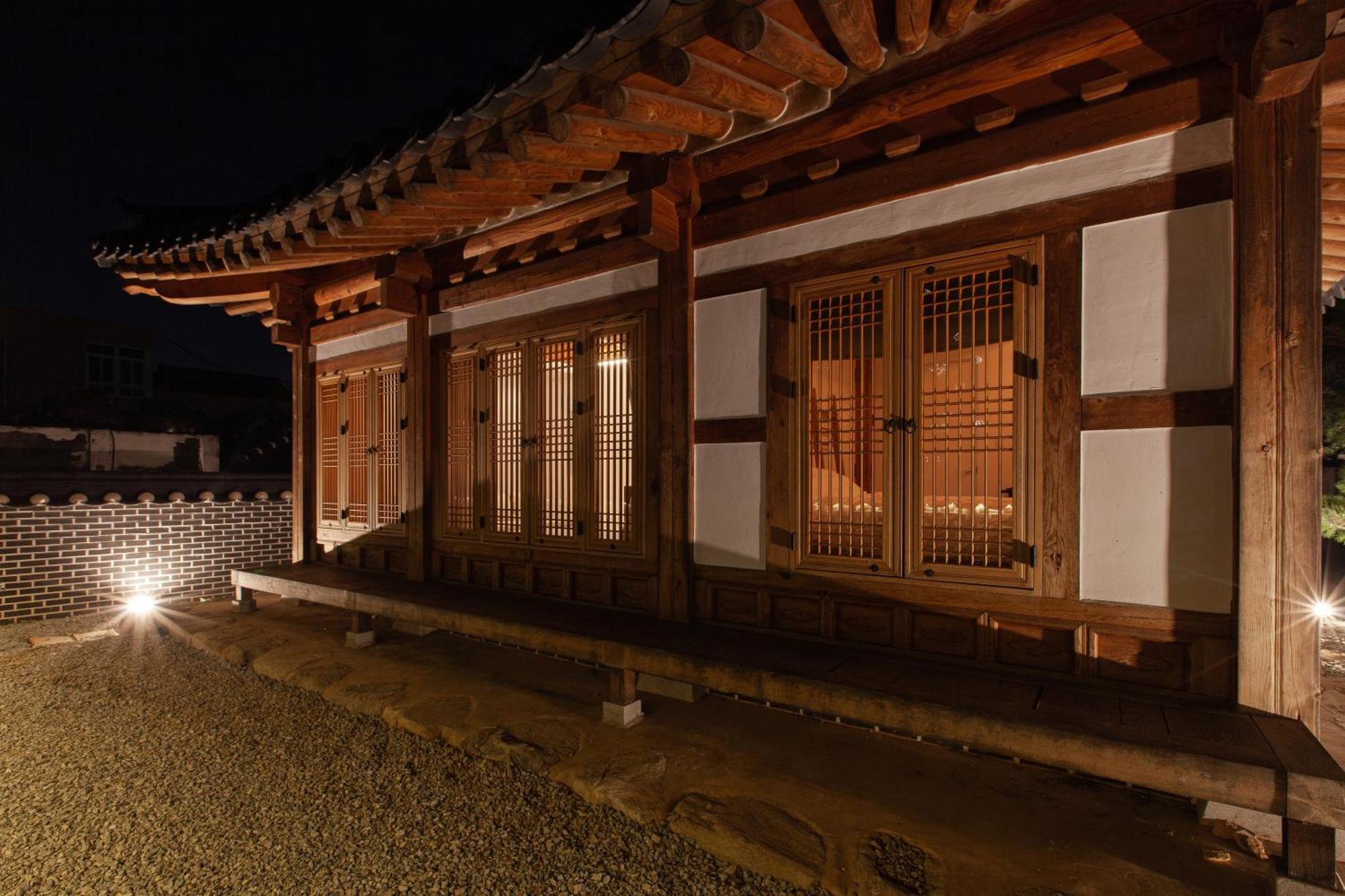 Cheong-Yeon, The Korean Traditional House Hanok In Jeonju Hanok Village Extérieur photo