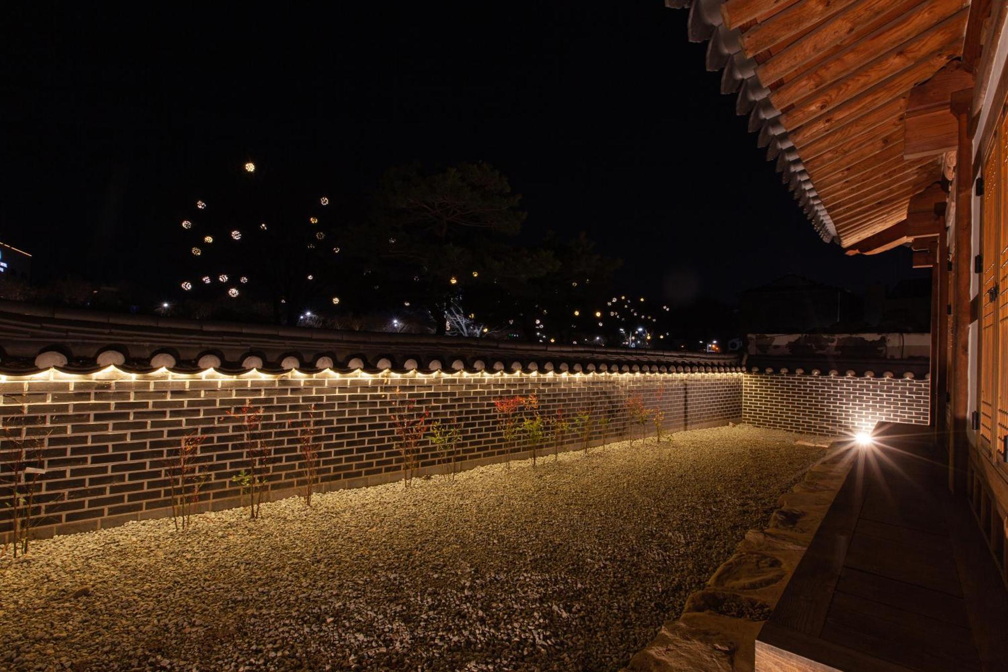 Cheong-Yeon, The Korean Traditional House Hanok In Jeonju Hanok Village Extérieur photo