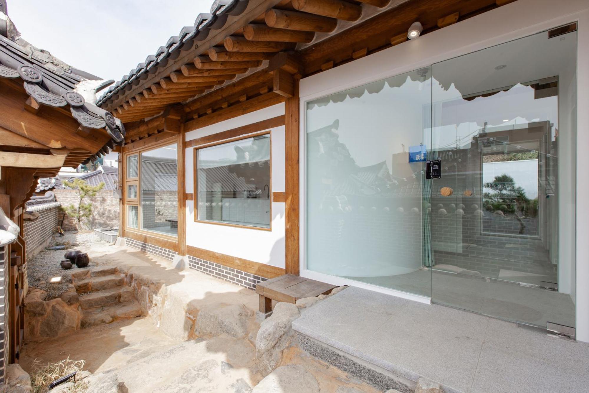 Cheong-Yeon, The Korean Traditional House Hanok In Jeonju Hanok Village Extérieur photo