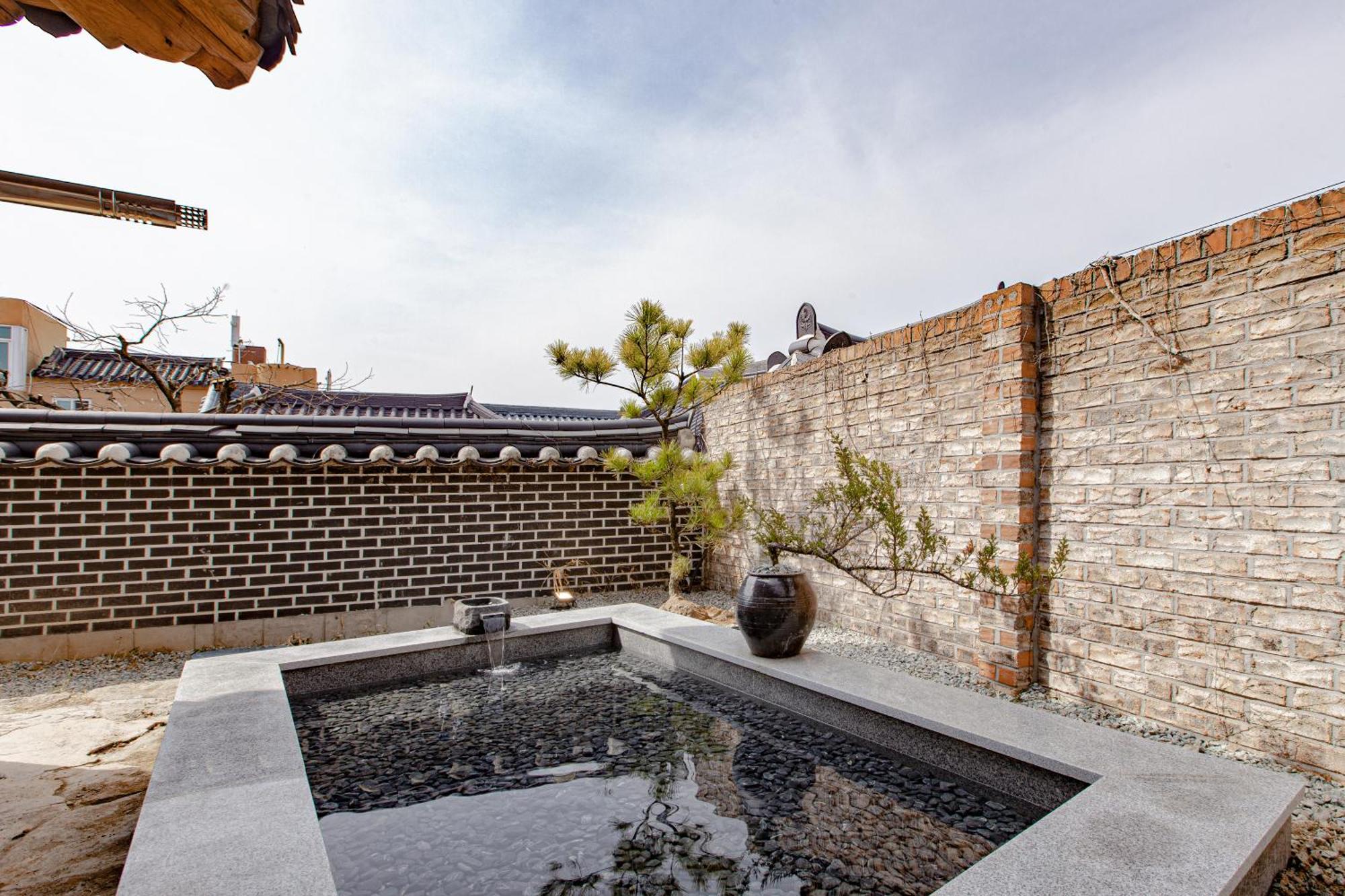 Cheong-Yeon, The Korean Traditional House Hanok In Jeonju Hanok Village Extérieur photo